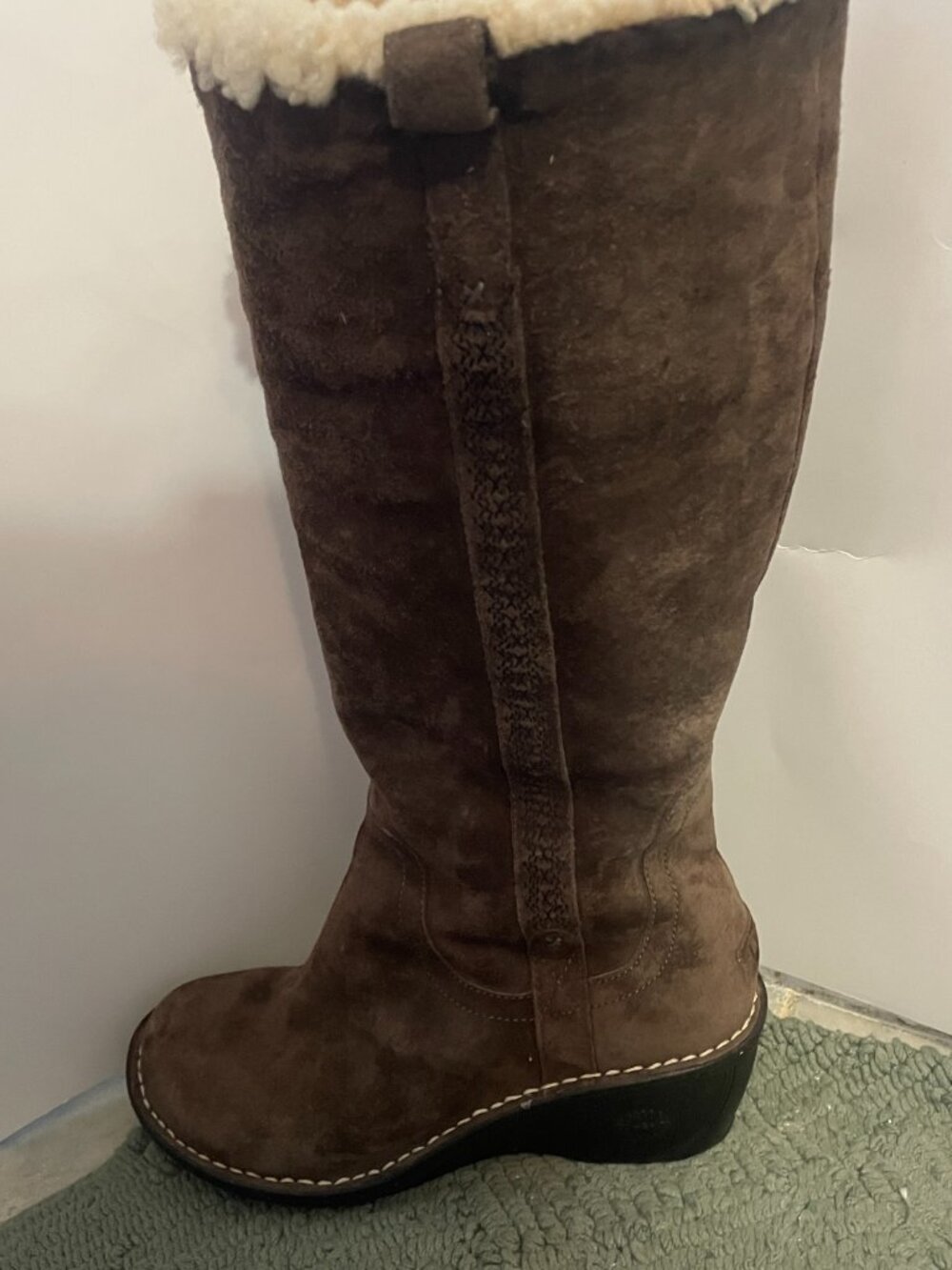 UGG Hartley Winter brown suede tall Boot wedge heel zip side Size 8 - Picture 7 of 11